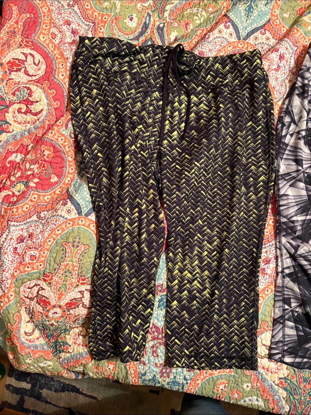 Danskin Black & Lime Woven-Print Pull-On Joggers